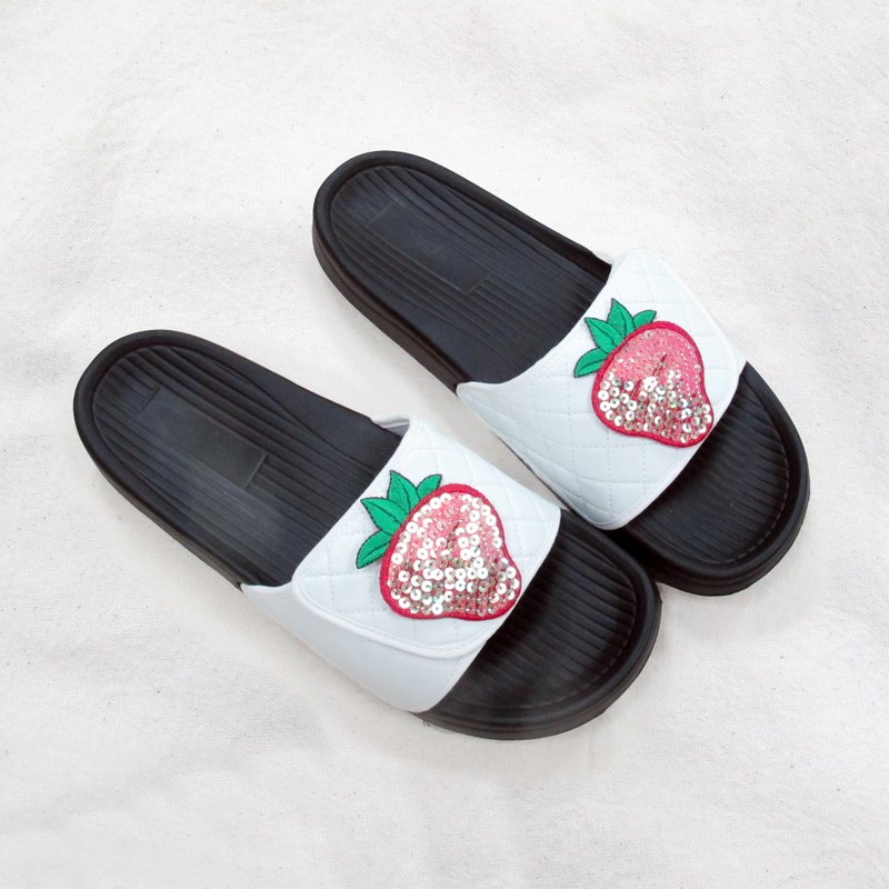 防水拖鞋-閃亮草莓(白) - 拖鞋 - 其他材質 白色