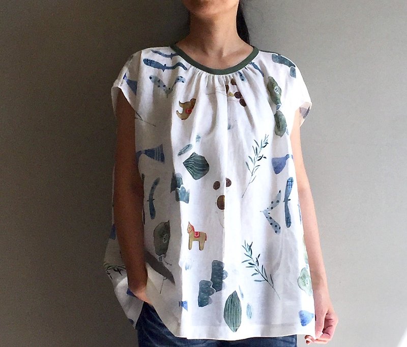 Song of the Little Horse/illustration Independent Print Series/Color-matched Piping Linen Printed Top - เสื้อผู้หญิง - ผ้าฝ้าย/ผ้าลินิน 