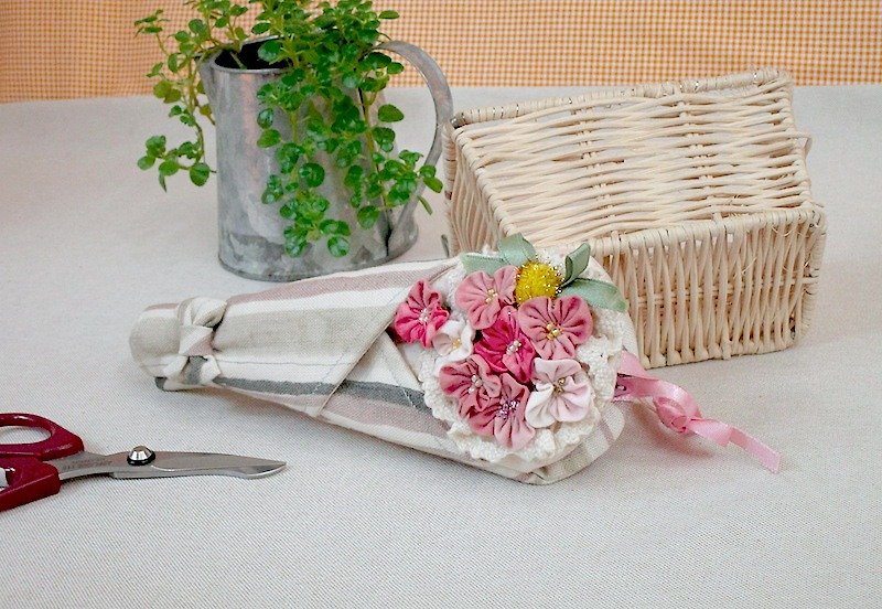 wonderland22 bouquet scissors cloth cover - Items for Display - Other Materials Red