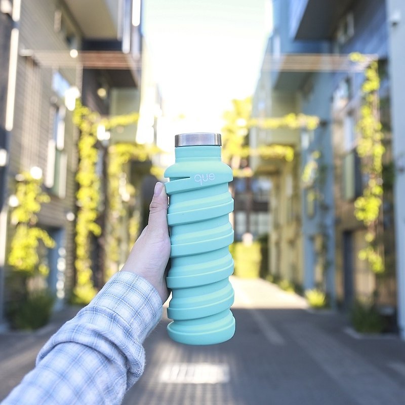 que Eco-friendly retractable water bottle powder blue 355ml food grade silicone accompanying cup - กระติกน้ำ - ซิลิคอน สีน้ำเงิน