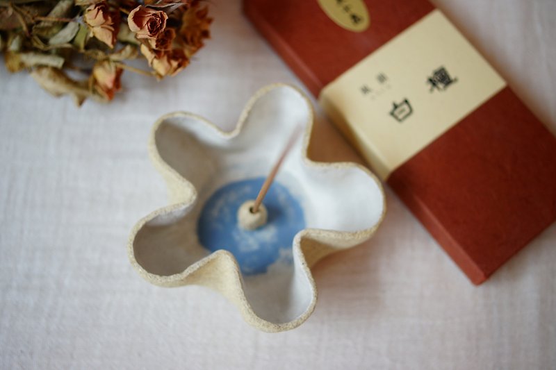 Handcrafted blue flora , H7cm  incense holder - Items for Display - Pottery White