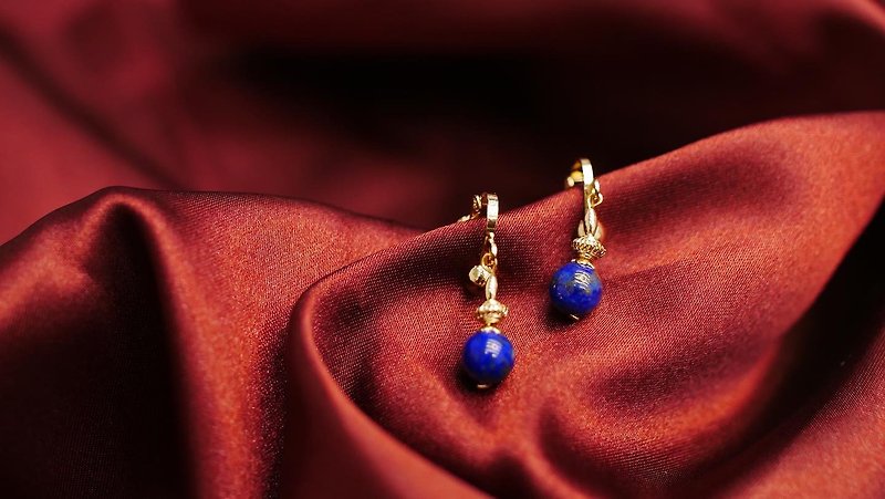 Nikko Antique Ornaments Blue Town in Jiudokupu Mountain Castle/Lapis Lazuli Earrings/Pendant Earrings/Vintage Earrings - Earrings & Clip-ons - Semi-Precious Stones Blue