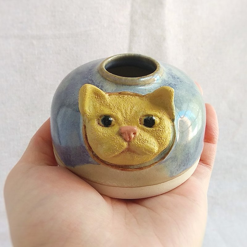 Handmade Ceramic Mini Flower Vase, Animal Home Decoration - Mustard Cat - เซรามิก - ดินเผา สีเหลือง