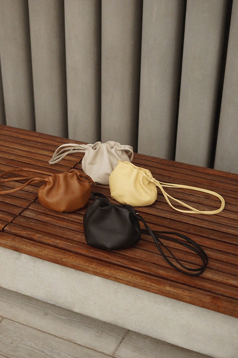 Mate Leather [Super Popular] Self-designed Simple Wind Sheepskin Semicircular Beam Side Back - Messenger Bags & Sling Bags - Genuine Leather Black