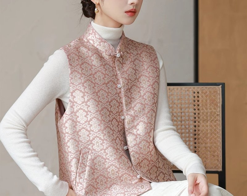 New Chinese style gold jacquard button vest - เสื้อกั๊กผู้หญิง - ผ้าไหม สึชมพู