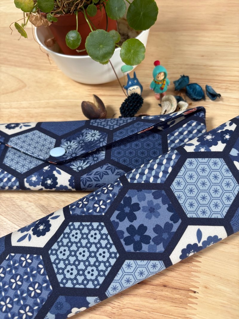 文青風環保純棉筷袋 貓頭鷹的祝福 古風藍 喜悅 原麻黃 厚實手感 - 收納箱/收納用品 - 棉．麻 藍色