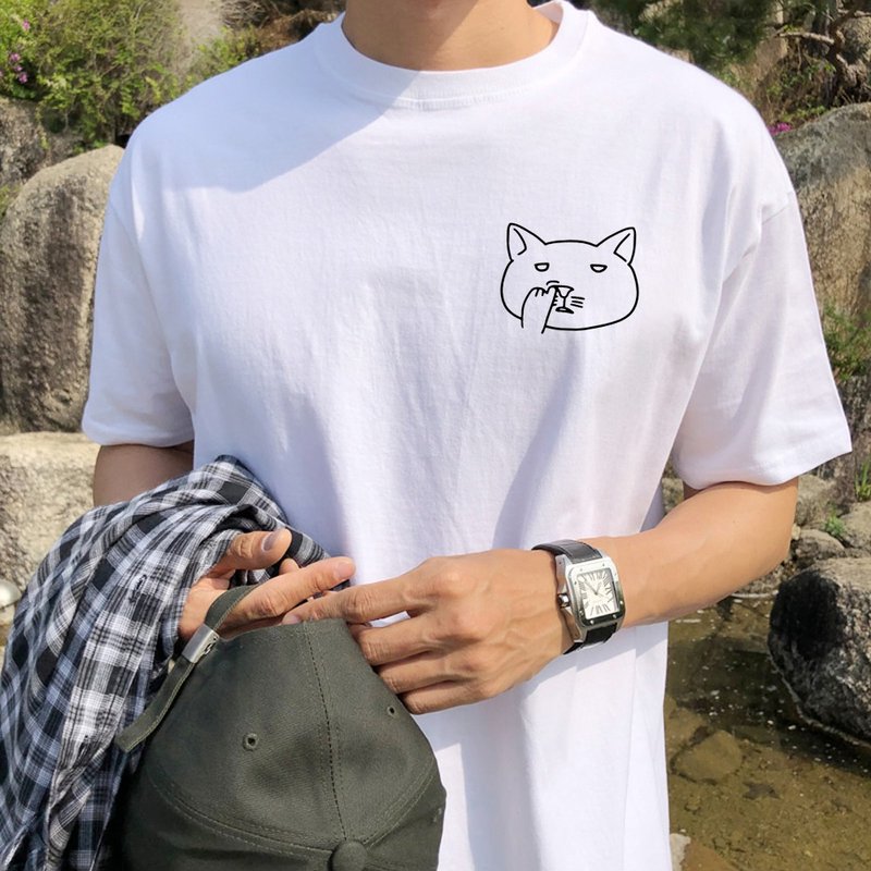 Pocket Nose Picking Cat white t shirt - เสื้อยืดผู้ชาย - ผ้าฝ้าย/ผ้าลินิน ขาว