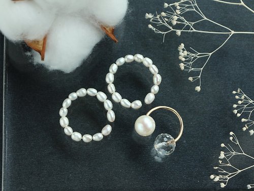 A.N 14kgf- rice pearl & crystal ear cuff set