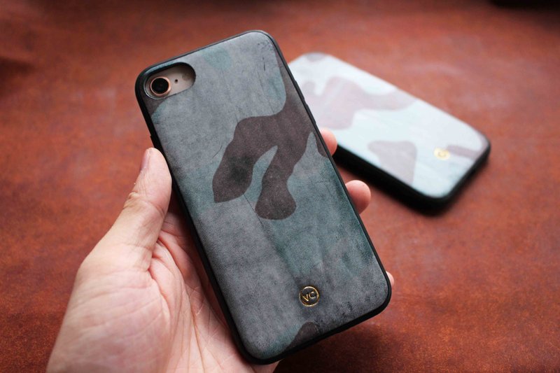【VULCAN 輕薄款手機殼】iPhone 12 各型號適用 迷彩擦蠟植鞣 防摔 - 手機殼/手機套 - 真皮 藍色