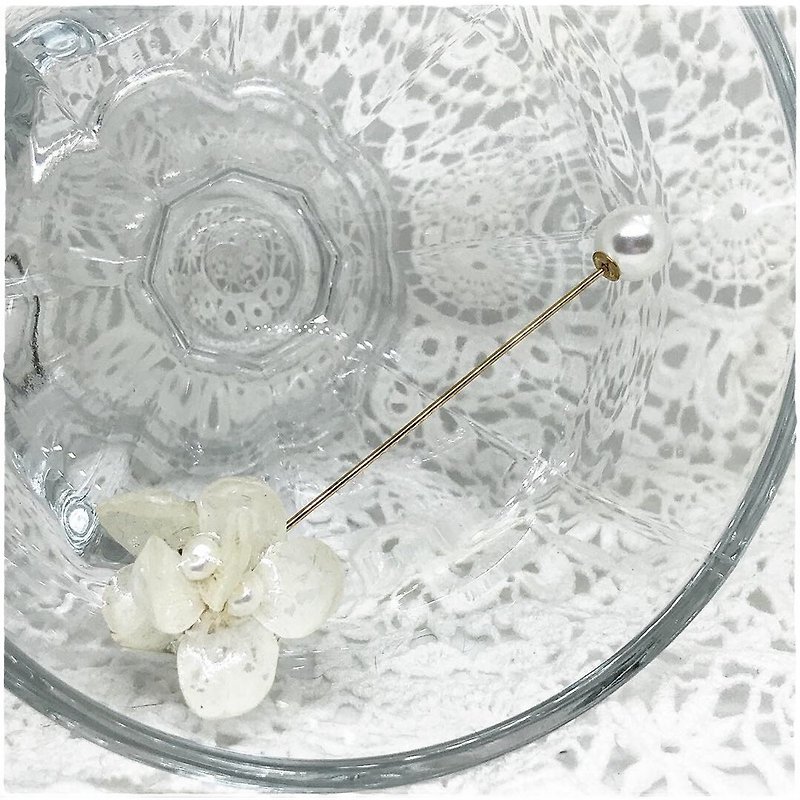 冷凍花-ネットツインホワイトセーターバックル - ブローチ - 寄せ植え・花 ホワイト