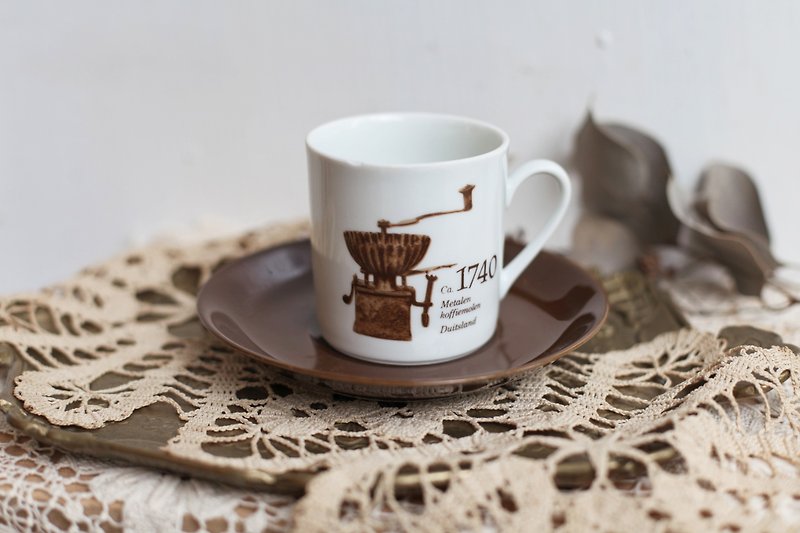 [Good day fetish] 1740/1875 German vintage double-sided grinder souvenir coffee cup group - Mugs - Porcelain White