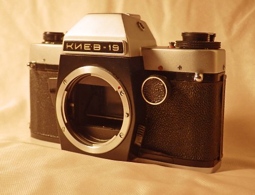 geokubanoid KIEV-19 相機 35 毫米膠卷機身尼康 F 鏡頭卡口阿森納烏克蘭 1990