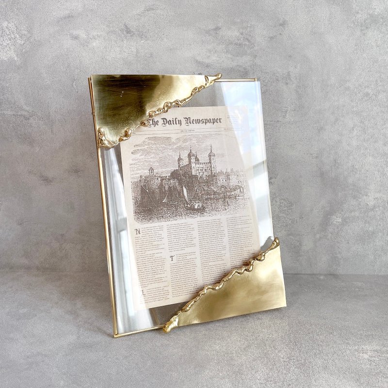 melt A unique brass menu stand and postcard stand - Picture Frames - Copper & Brass Gold