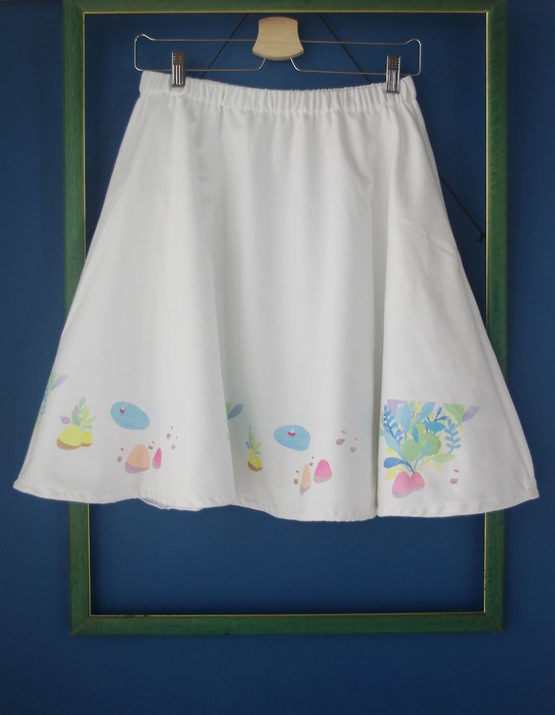 4.5 studio- picture book story stamp series - the outside world outside white wave Yuanqun - Skirts - Polyester White