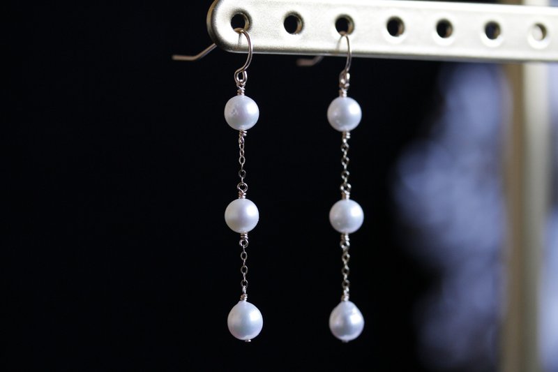 Japanese Akoya Baroque Pearl Triple Drop Earrings / 14KGF - 耳環/耳夾/耳骨夾 - 珍珠 白色
