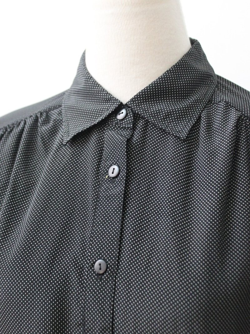 【RE1021T274】 autumn Japanese simple retro black picnic ancient shirt - เสื้อเชิ้ตผู้หญิง - เส้นใยสังเคราะห์ สีดำ