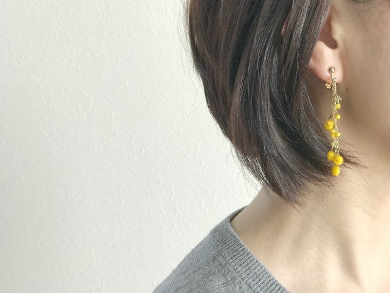 Mimosa　Earrings - ต่างหู - แก้ว สีเหลือง