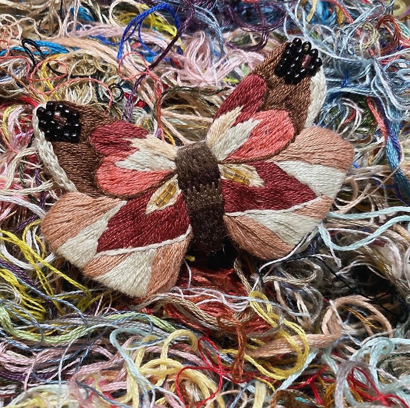 Moth Embroidery Brooch - เข็มกลัด - งานปัก หลากหลายสี