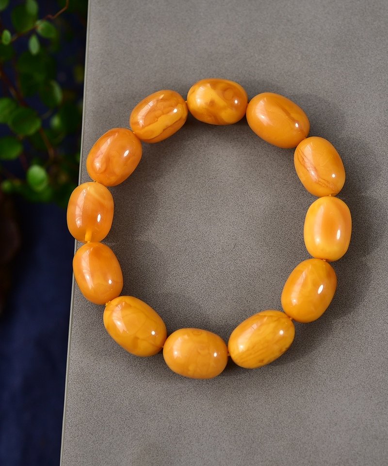 It is rare to find natural old flower Wax, Wax and jujube beads. Single circle bracelet, old full honey jujube red demon flower old Wax. - สร้อยคอ - คริสตัล 