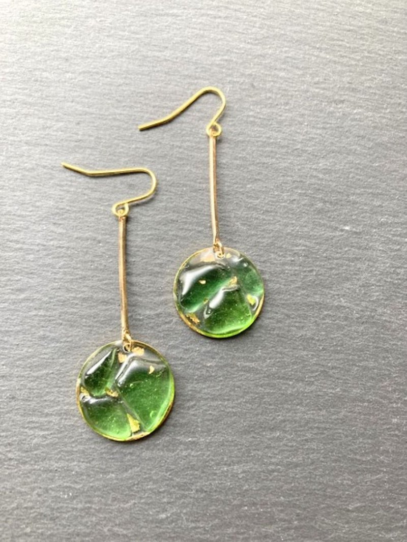 Sea glass swaying earrings/ Clip-On can be replaced for free with allergy-friendly earrings - Earrings & Clip-ons - Eco-Friendly Materials Multicolor