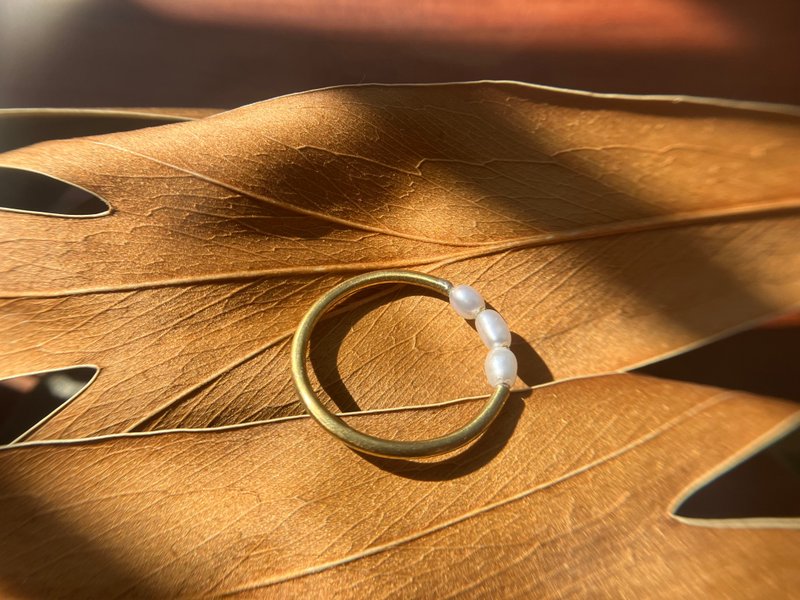 Natural Pearl Ring~~Handmade with Bronze - แหวนทั่วไป - ทองแดงทองเหลือง 