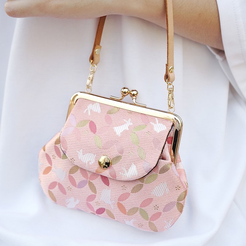 Nishijin weaving|Pink weaving jade rabbit kiss lock bag|Japanese style design - กระเป๋าสตางค์ - วัสดุอื่นๆ 