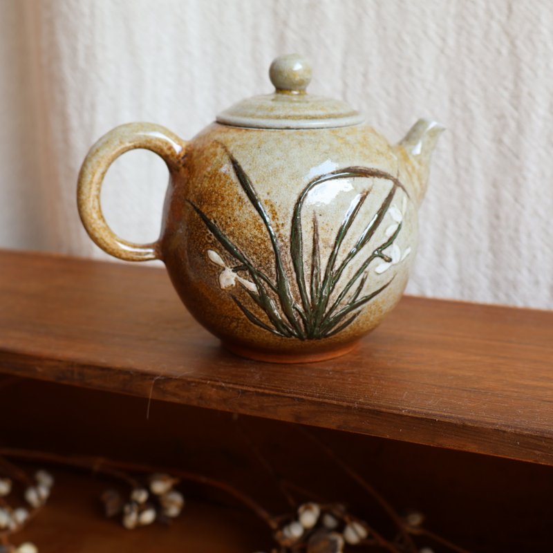 蘭花幽香 柴燒陶手工茶壺 - 茶壺/茶杯/茶具 - 陶 咖啡色