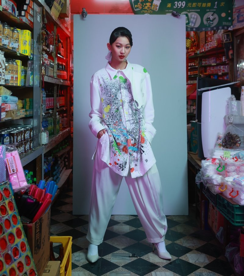 前擋片Grunge印花襯衫 - 女襯衫 - 聚酯纖維 白色