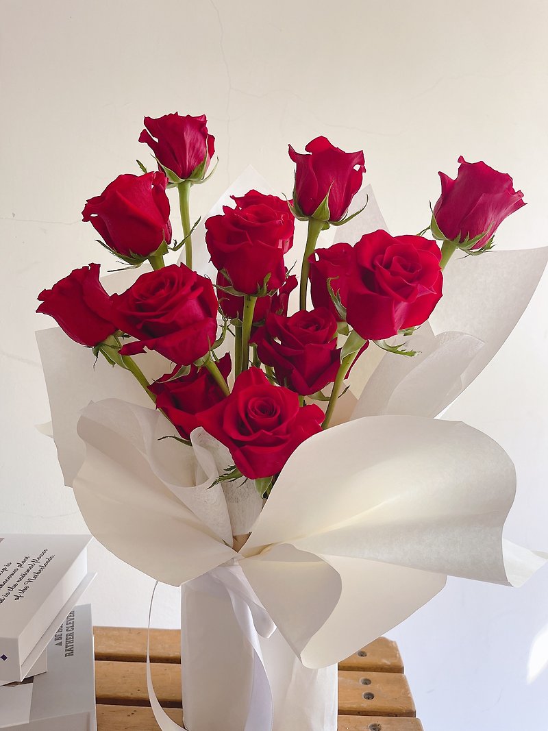 Classic red rose confession bouquet. Valentine's day gift. Girlfriend gift. Standing bouquet. Commercial flower gift - Dried Flowers & Bouquets - Plants & Flowers Red