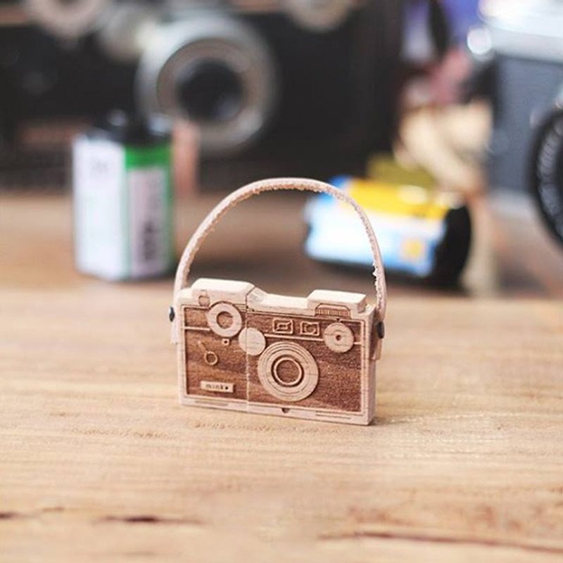 【オーダーメイドギフト】木製 USB メモリ Argus カメラ - USBメモリー - 木製 ブラウン