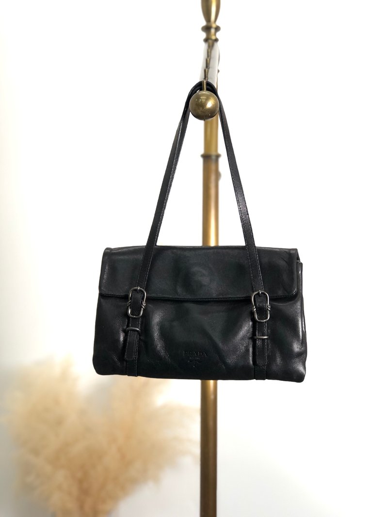 【 日本直送　名牌中古包 】PRADA プラダ ハンドバッグ ブラック ロゴ型押し レザー vintage ヴィンテージ オールド nscsy6 - 手提包/手提袋 - 真皮 黑色