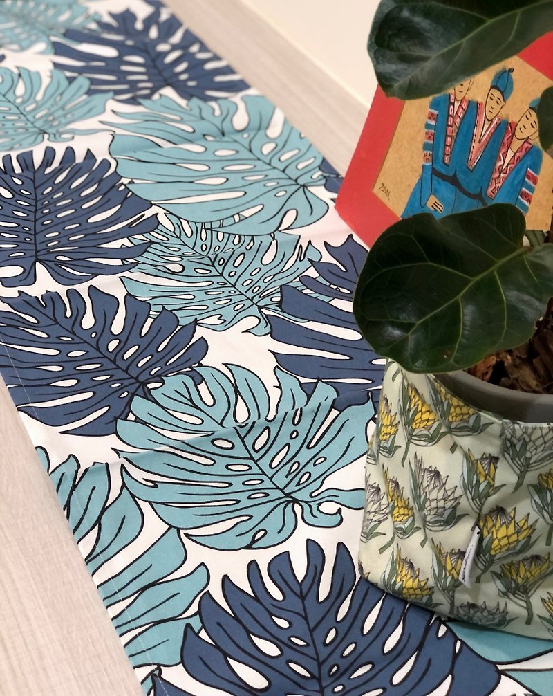 Taiwan's exclusive custom-made aLoveSupreme South African Wenqing hand-painted long tablecloth tropical blue turtle back leaf - Place Mats & Dining Décor - Cotton & Hemp 