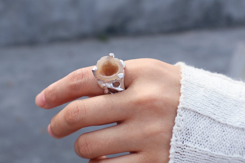 Original design Silver inlaid natural geode cornucopia open ring - แหวนทั่วไป - เงินแท้ สีเงิน