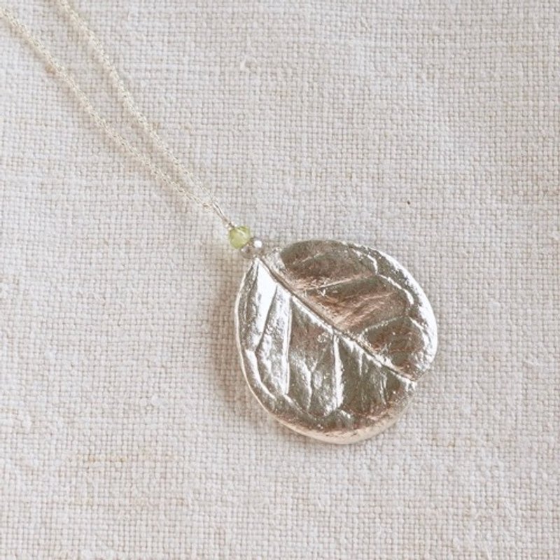 Feijoa leaf stone necklace (round) [P074SV(ST)] - สร้อยคอ - โลหะ 