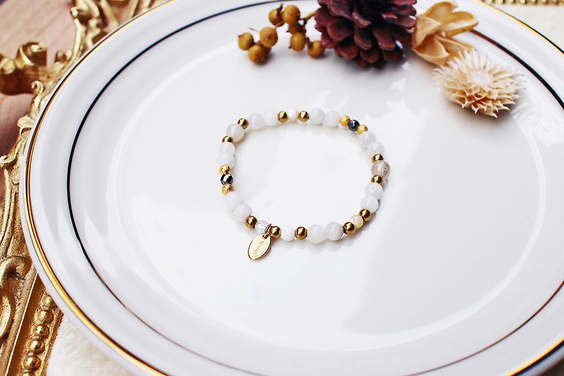 <Slow temperature natural stone series>C1110 white moonlight bracelet - Bracelets - Gemstone 
