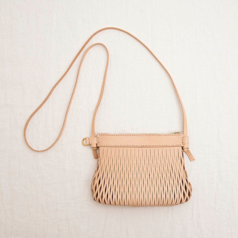 Handmade Leather Shell Bag (Original) (S/L) - กระเป๋าแมสเซนเจอร์ - หนังแท้ สีกากี