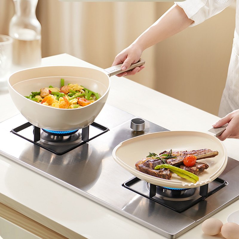 【Taste Plus】悦味エレメント 三角鍋 チタン＋セラミック焦げ付き防止鍋 上下二段セット 蒸し器プレート付き - 鍋・ベーキングトレイ - その他の素材 ホワイト