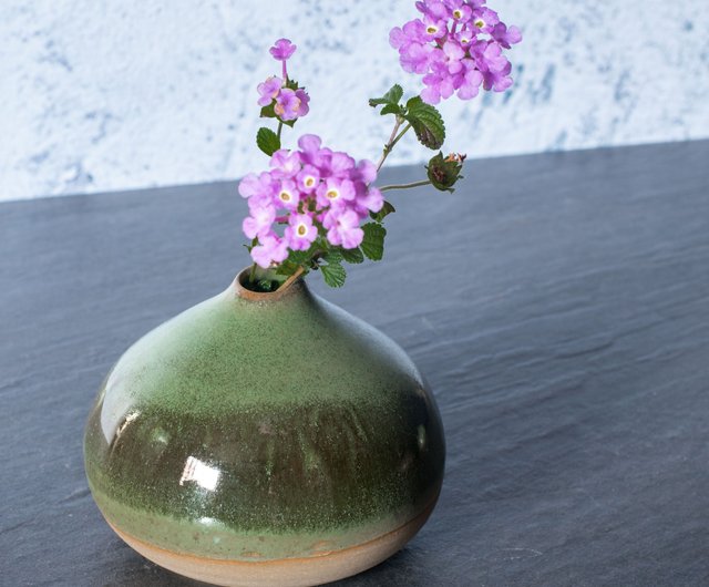 栗模様の陶器花瓶