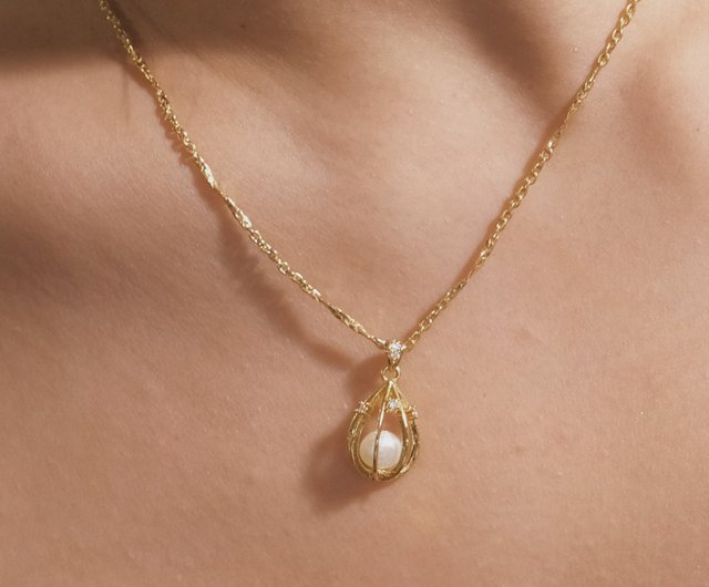 18K Gold Charm Necklace - Hot Air Balloon