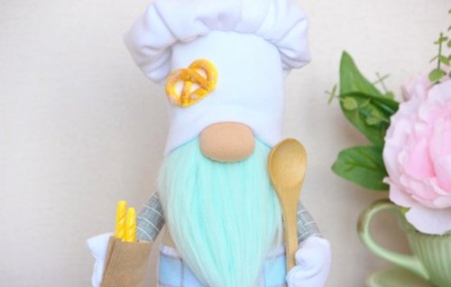 Chef Gnome with wooden spoon / Kitchen decor / Idea gift for mom - Shop  DollsandGnomes Aprons - Pinkoi