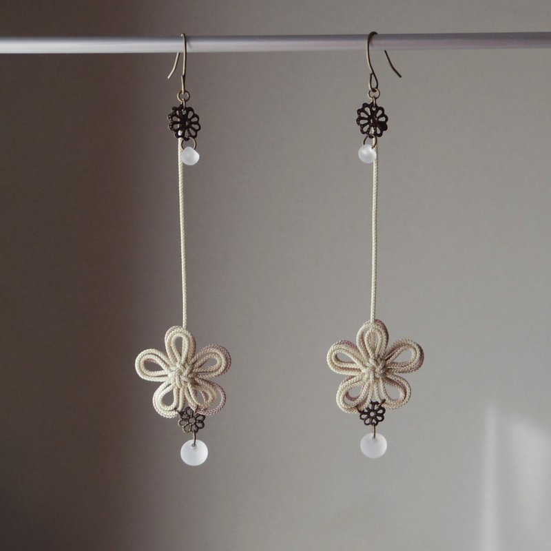 耳環 拂曉之漲 - 耳環/耳夾/耳骨夾 - 其他金屬 白色