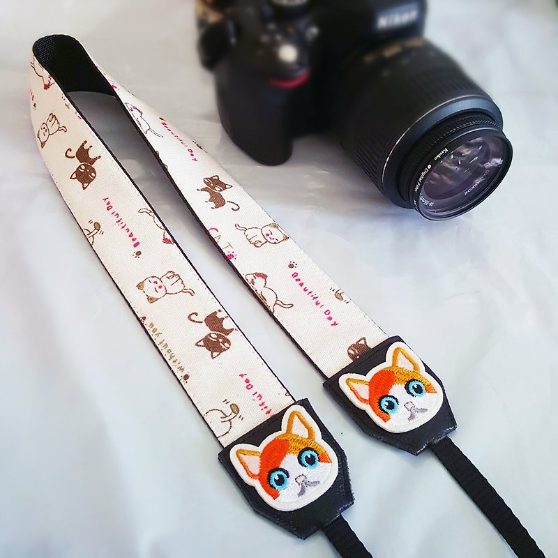 Customized gifts can be embroidered name camera strap strap leather cute kitten birthday gift photographer gift - Camera Bags & Camera Cases - Genuine Leather White