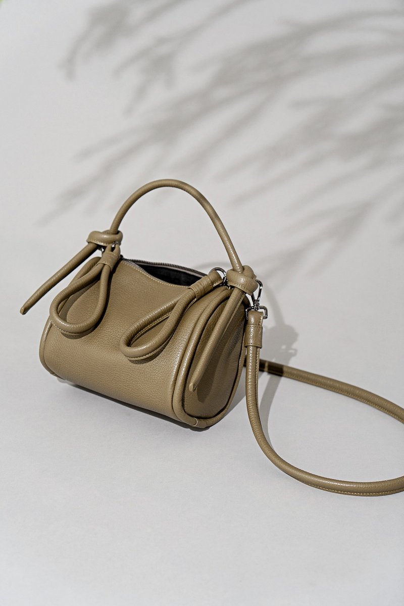BUNGEE (Olive) Multi-Wear Soft Genuine Leather Bag - 手提包/手提袋 - 真皮 卡其色