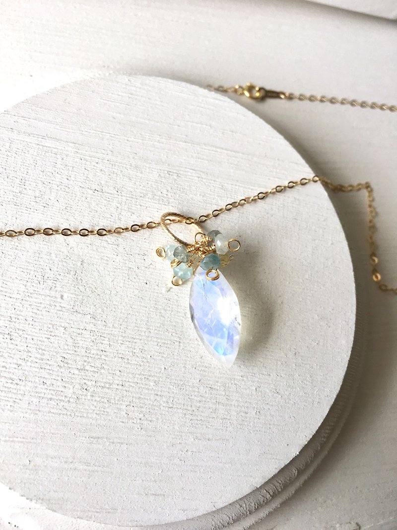 Moonstone and Aquamarine  50cm 14kgf necklace - 項鍊 - 石頭 白色