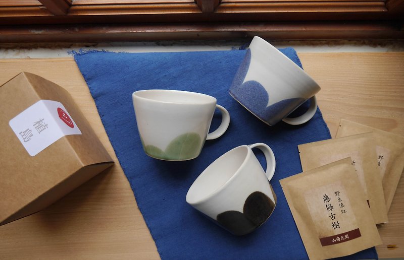 Ueshima pottery-landscape mug/ocean
