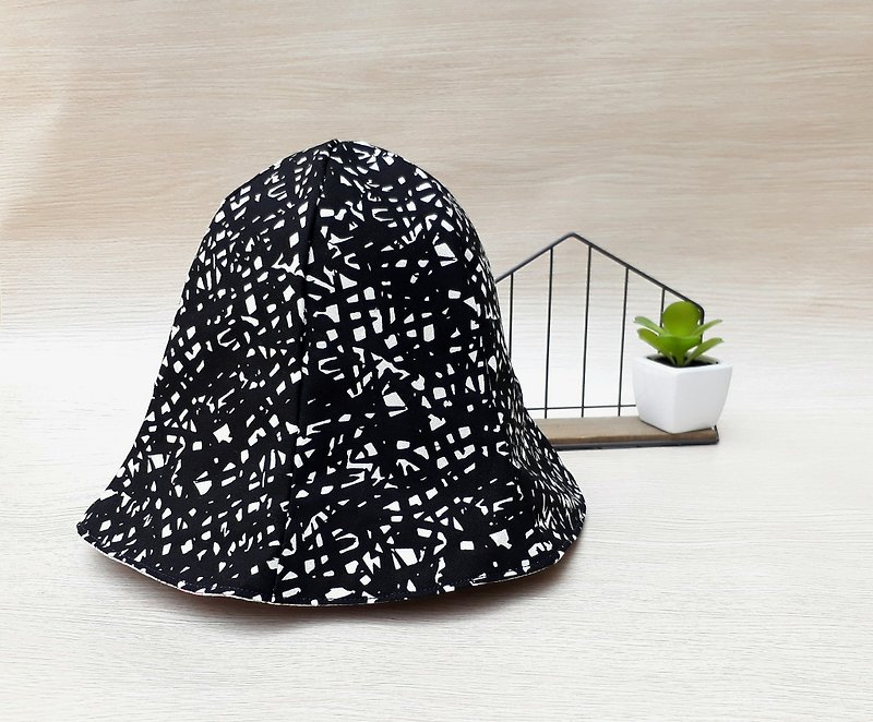 [Tulip visor] head circumference below 58cm - Hats & Caps - Cotton & Hemp Black