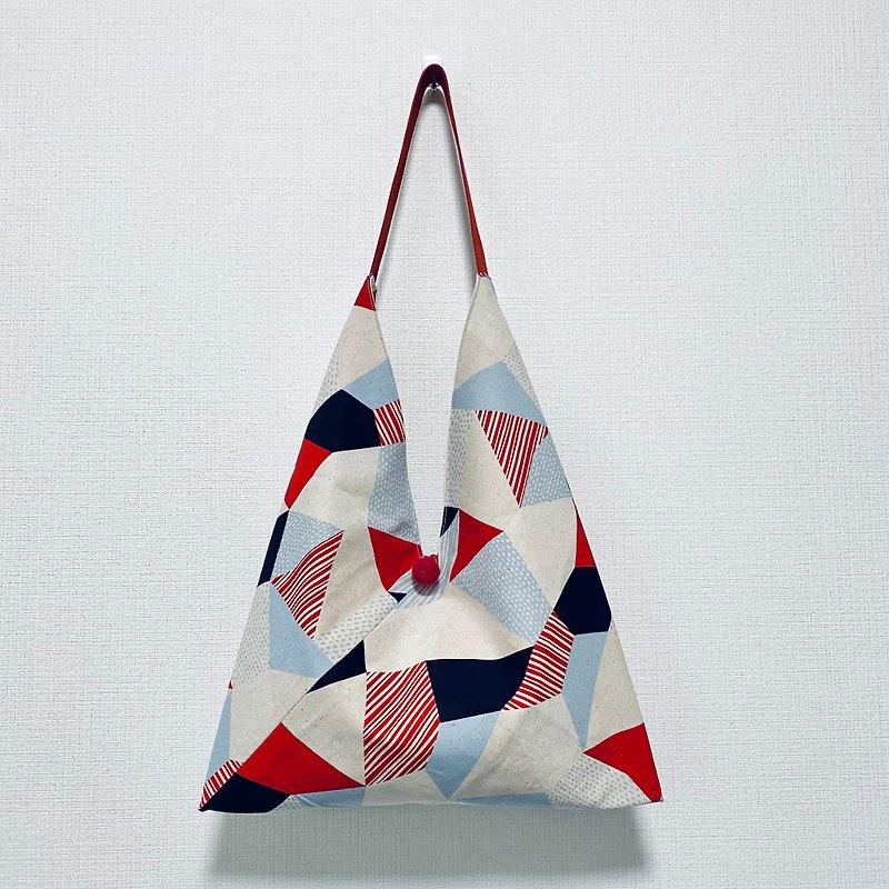 𣈱Selling stock/Japanese-style zong-shaped side backpack/large size/red triangle
