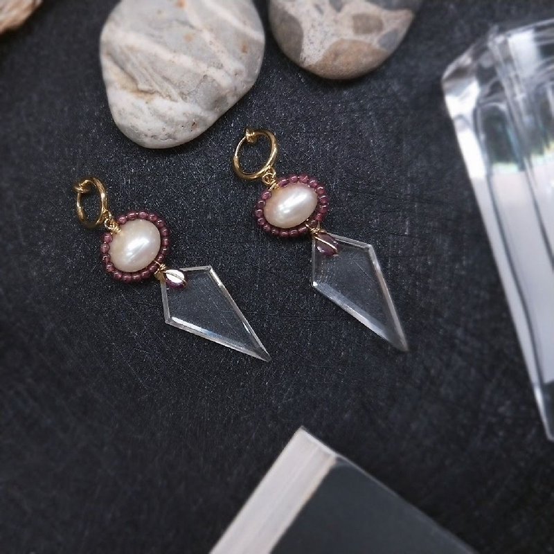 earring. Pearl*red garnet*cone-shaped white crystal ear hook ear clip earrings - ต่างหู - ไข่มุก สีใส