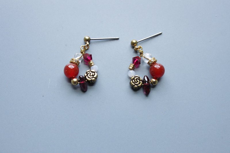 │ Small Garden│ Earrings - Garnet - ต่างหู - โลหะ สีแดง