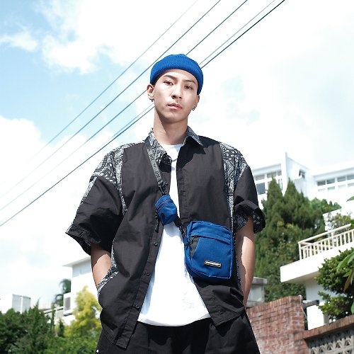DOUGHNUT - 來自香港的包包設計品牌 DOUGHNUT 防潑水多袋式斜背包-藍色-Compass